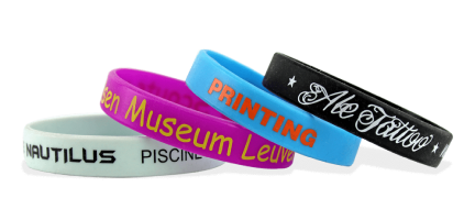 Bracelets en silicone imprimés sur mesure : sérigraphie colorée